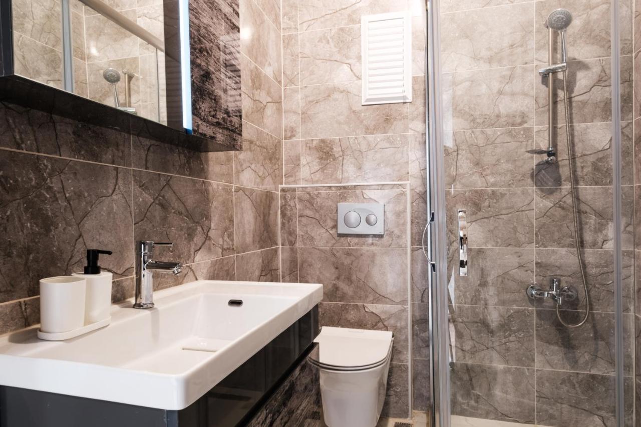 Flat With Closed Balcony 5 Min To Citys Nisantasi Daire İstanbul