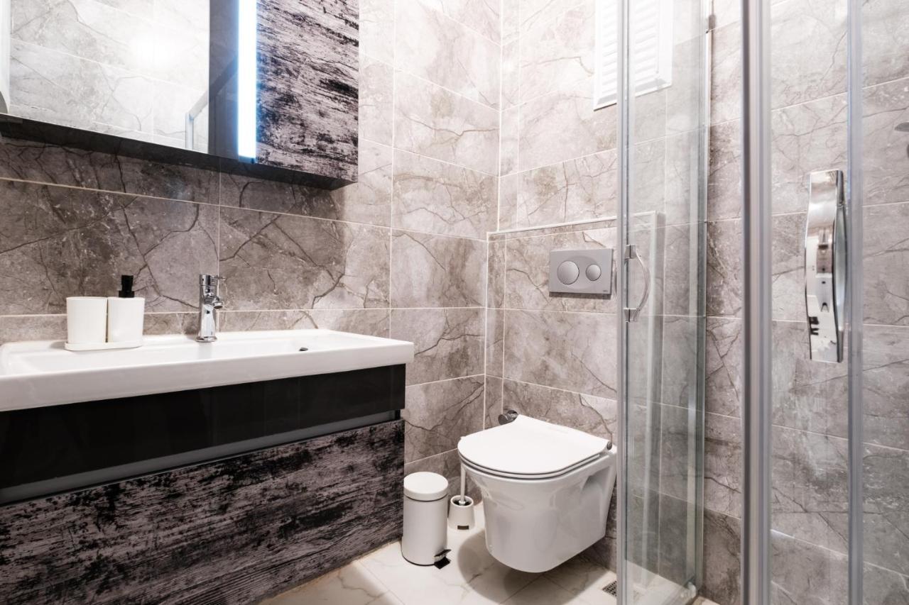 Flat With Closed Balcony 5 Min To Citys Nisantasi Daire